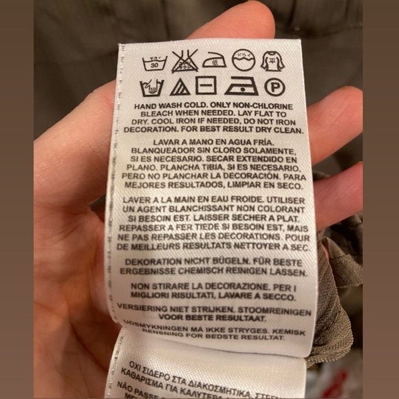 GUESS Blouse NWOT - Picture 8 of 8